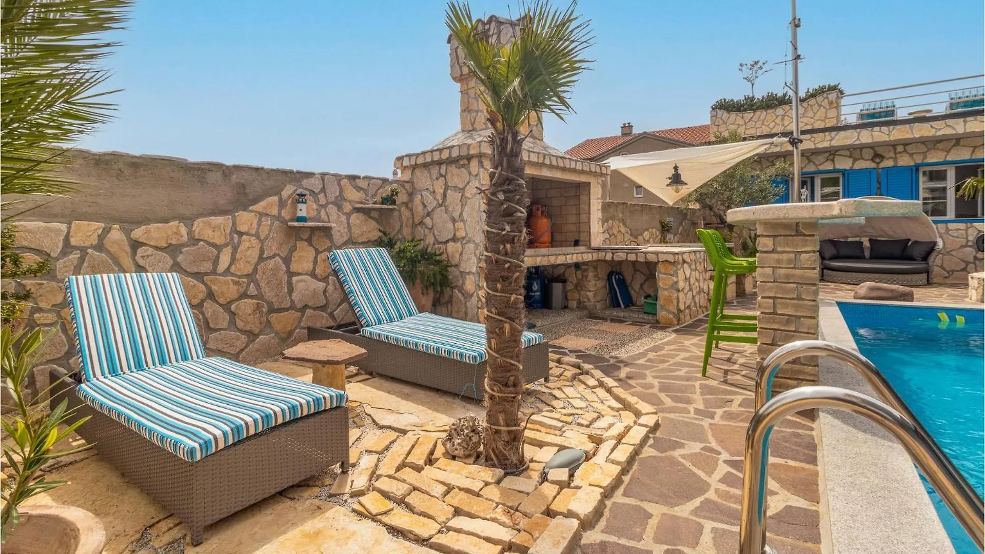 Awesome Home In Novi Vinodolski With Wifi