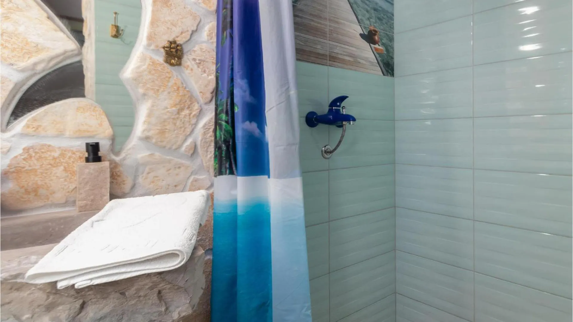 Awesome Home In Novi Vinodolski With Wifi 0*,